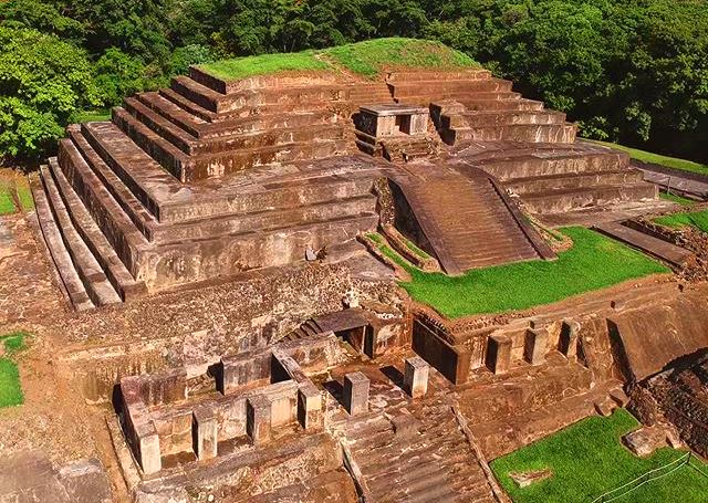 tazumal-sitio-arqueologico-1
